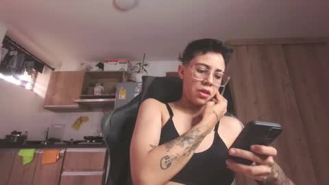 Snapshot of eva_monwalker chatting on May 19, 2026, 12:44 pm Eva cute online show from May 19, 2026, 12:44 pm