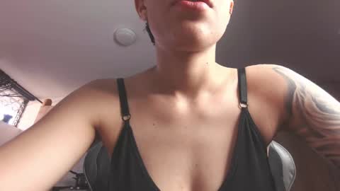 Snapshot of eva_monwalker chatting on June 1, 2026, 12:51 pm Eva cute online show from June 1, 2026, 12:51 pm