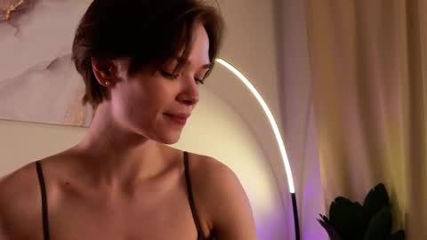 Eva online show from March 1, 2025, 1:40 pm