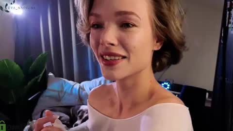 Eva online show from September 17, 2025, 5:03 pm