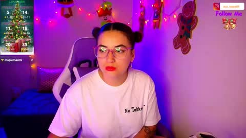 Eva  online show from December 4, 2025, 11:08 am