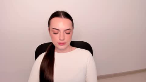 Eva online show from March 11, 2025, 2:40 pm