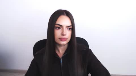 Eva online show from November 17, 2025, 12:22 pm