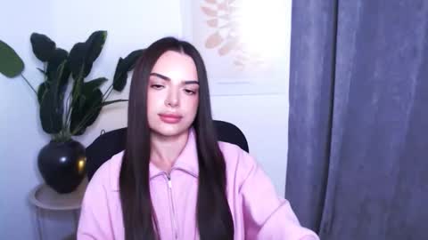 Eva online show from December 3, 2025, 6:50 pm