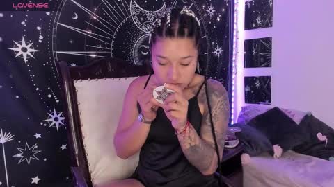 Eva  online show from September 25, 2025, 6:17 am