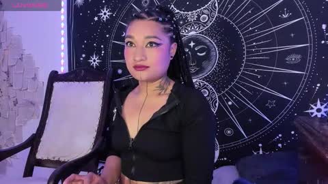 Eva  online show from November 11, 2025, 8:14 am