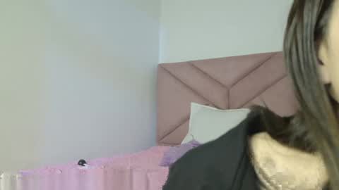 Snapshot of eva_sin18 chatting on May 6, 2026, 11:43 pm Eva Sin online show from May 6, 2026, 11:43 pm
