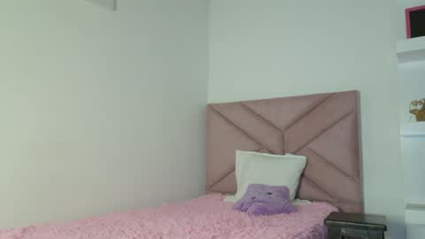 Snapshot of eva_sin18 chatting on May 9, 2026, 11:32 pm Eva Sin online show from May 9, 2026, 11:32 pm