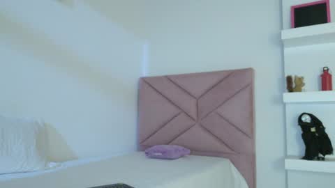 Snapshot of eva_sin18 chatting on May 18, 2026, 12:18 am Eva Sin online show from May 18, 2026, 12:18 am