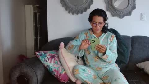 eva_stark57 online show from February 17, 2026, 10:05 pm