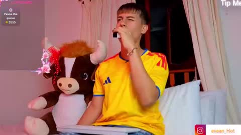 EVAN online show from June 19, 2026, 3:00 am
