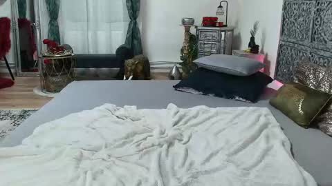 evabarbi online show from March 12, 2026, 9:54 pm