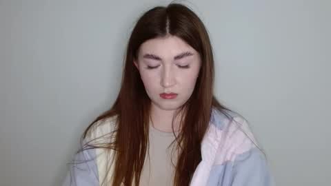 Snapshot of evachaturbatte chatting on May 18, 2026, 7:25 am Evachaturbatte online show from May 18, 2026, 7:25 am
