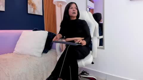 EVA GODDESS  online show from April 10, 2026, 5:17 pm