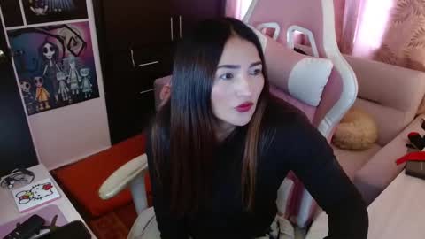 Eva online show from October 3, 2025, 9:34 pm