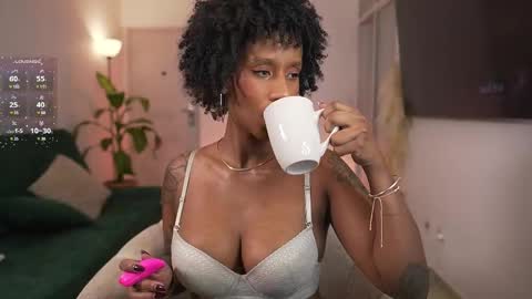 evajacksss_ online show from March 11, 2025, 9:37 pm