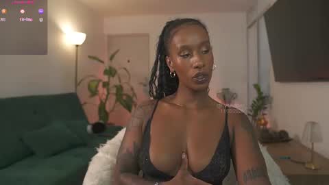 evajacksss_ online show from June 11, 2026, 9:13 pm