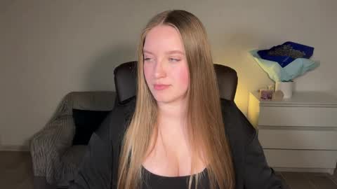 Eva online show from April 19, 2026, 8:33 pm