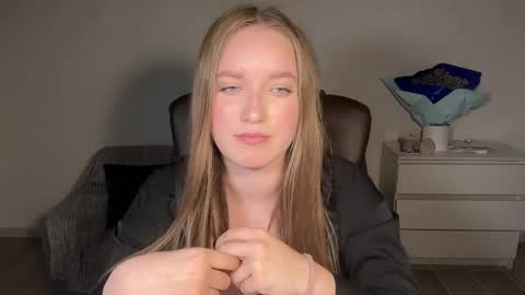 Eva online show from April 21, 2026, 8:34 pm