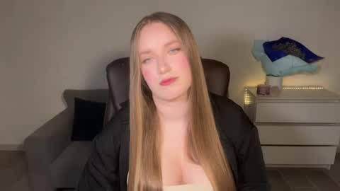 Snapshot of evajuly chatting on July 4, 2026, 8:04 pm Eva online show from July 4, 2026, 8:04 pm