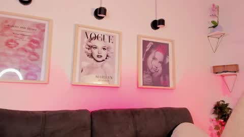 Evan voss  help me get 200 likesindependent model online show from November 22, 2025, 1:32 pm