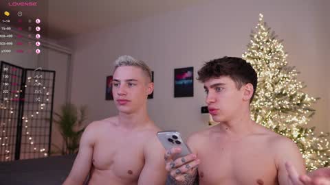 evan_white_ online show from December 31, 2024, 11:42 am