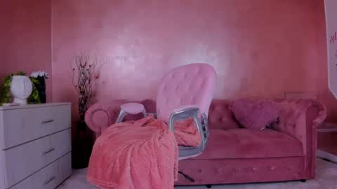 Eva online show from January 24, 2025, 10:41 pm