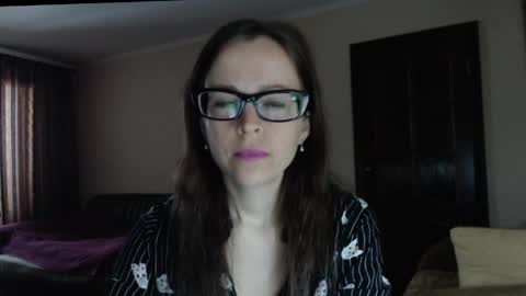 Snapshot of evangeline06 chatting on May 3, 2026, 8:53 am YourMistress online show from May 3, 2026, 8:53 am