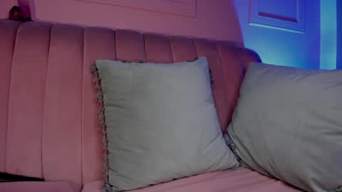 Eva online show from February 8, 2025, 9:15 pm