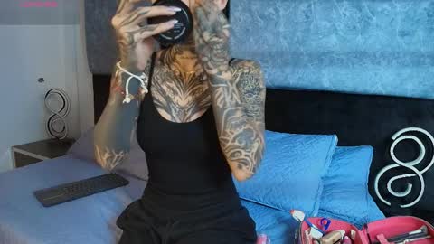 evangeline_hell online show from April 9, 2026, 10:09 am