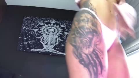  Eva online show from November 10, 2025, 6:40 pm