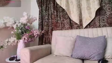  Evangelyne  online show from November 19, 2025, 7:58 pm