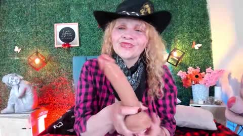  Evangelyne  online show from February 27, 2026, 8:53 pm