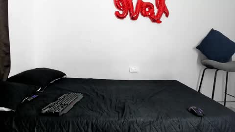 Evans collins24 online show from November 3, 2025, 7:15 pm