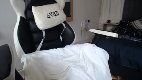 Evan online show from February 28, 2025, 5:04 pm