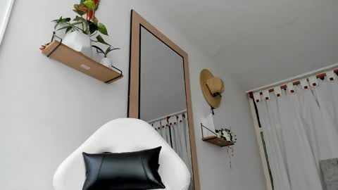 Evan online show from October 1, 2025, 2:12 pm