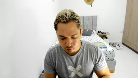 Snapshot of evans_king chatting on June 12, 2026, 1:32 pm Evan online show from June 12, 2026, 1:32 pm