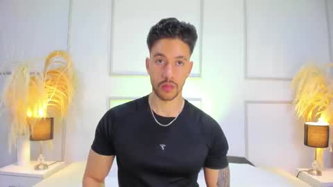 E V A N S online show from October 19, 2025, 12:11 am