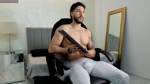 E V A N S online show from April 20, 2026, 12:24 am