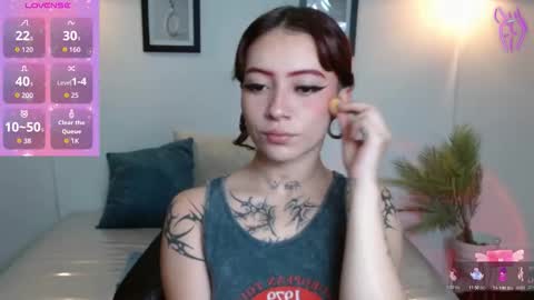 Evanssa lx online show from November 10, 2025, 7:02 pm