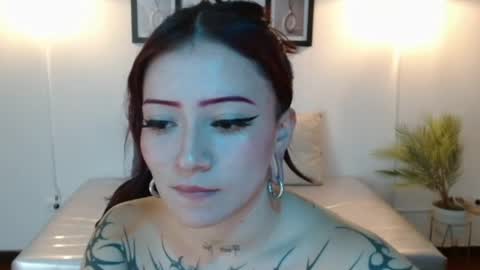 Evanssa lx online show from April 20, 2026, 8:21 pm