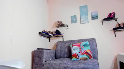 evapalmer_1 online show from February 5, 2026, 9:47 am