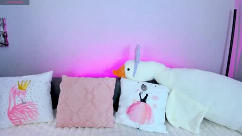 Adelina online show from April 3, 2026, 4:32 am
