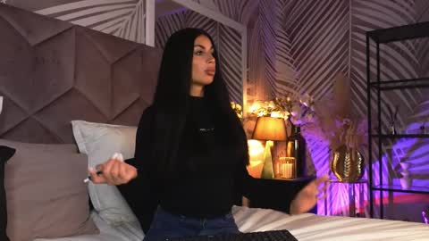 EvaRhea online show from April 3, 2026, 2:53 am