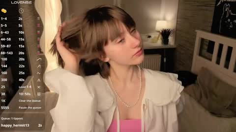 Eva online show from April 15, 2026, 7:43 pm