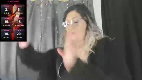 evasaenz online show from September 16, 2025, 10:11 pm