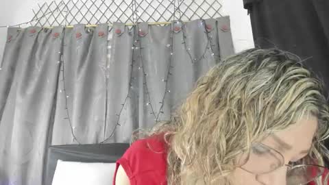 evasaenz online show from November 18, 2025, 8:24 pm