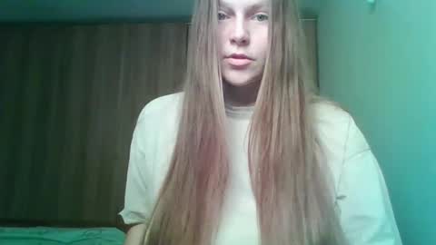 evasapples2026 online show from February 15, 2026, 12:47 pm