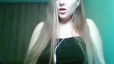 evasapples2026 online show from February 27, 2026, 6:52 pm