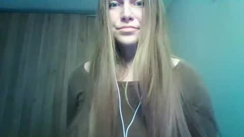 evasapples2026 online show from April 13, 2026, 11:59 am